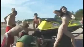 Надувний дельфін без ...